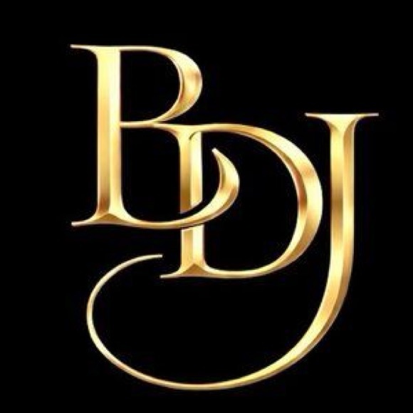 Huge 2 LB Vintage modern Jewelry Lot MYSTERY BOX Gold Silver Rhinestones pearls - Picture 7 of 9